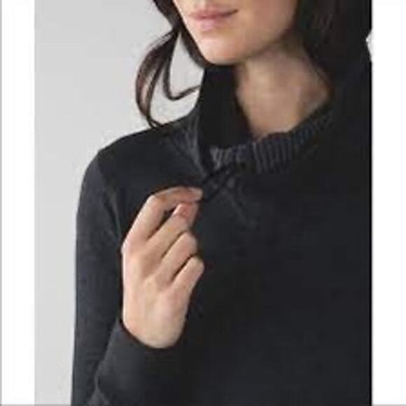 Lululemon In a Cinch Reversible Pullover Sweatshirt - Picture 2 of 7